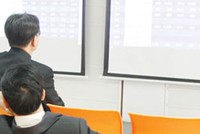 Tự doanh giảm mạnh mua vào, tăng bán ra